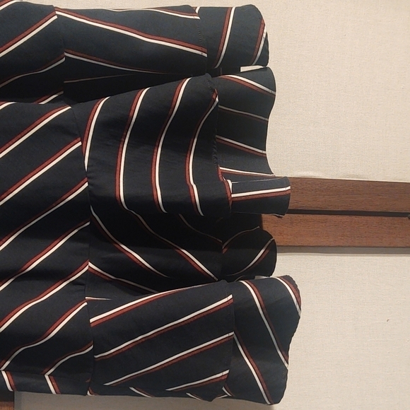 Express Navy, White, and Red Ruffled  Asymmetrical Mini Skirt Sz 12 - Picture 6 of 7